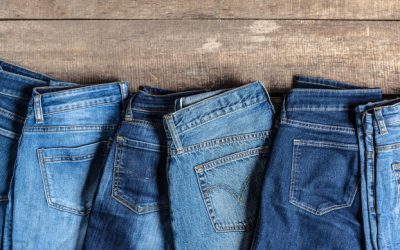 Dê uma cara nova para o seu jeans com canetas coloridas